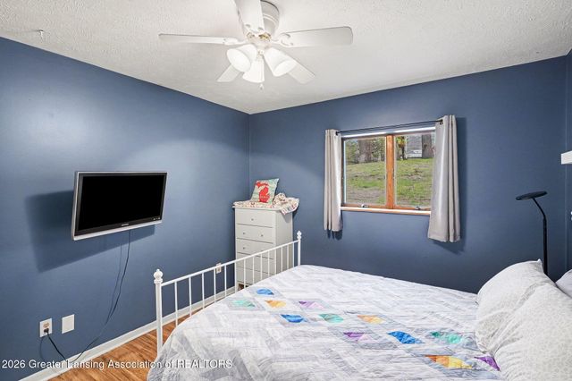 6275 Lake Drive, Haslett, MI 48840