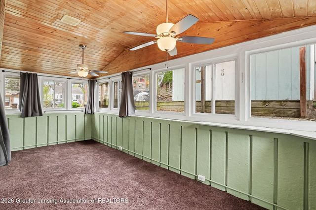 6275 Lake Drive, Haslett, MI 48840