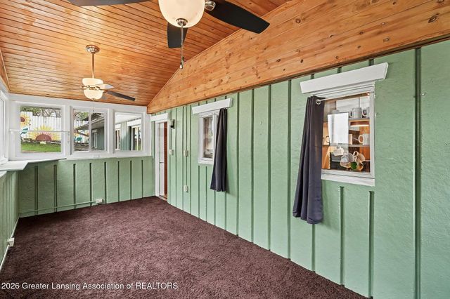 6275 Lake Drive, Haslett, MI 48840