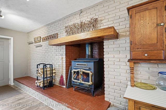 6275 Lake Drive, Haslett, MI 48840