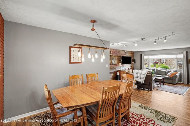 6275 Lake Drive, Haslett, MI 48840