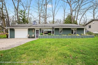 6275 Lake Drive, Haslett, MI 48840