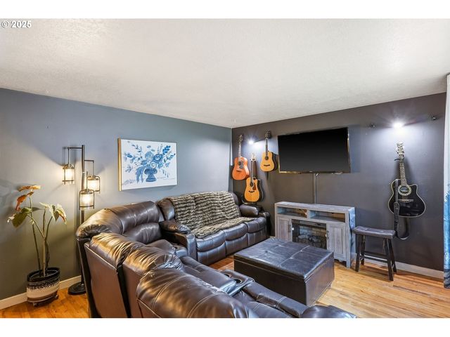 4825 Se BROOKSIDE Dr, Milwaukie, OR 97222