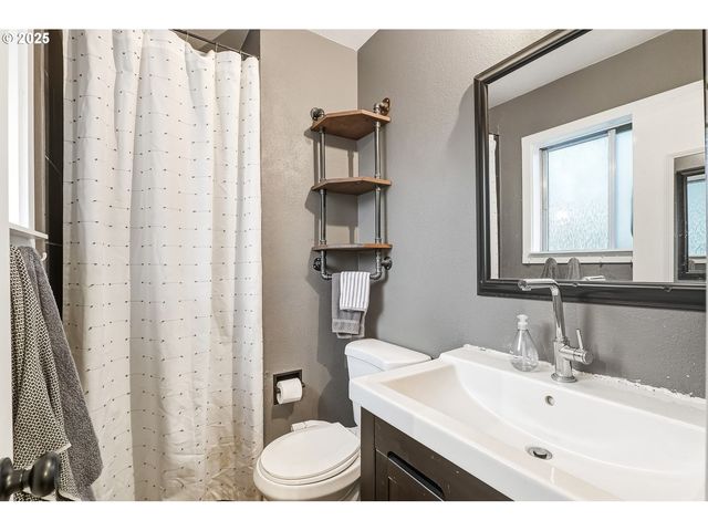 4825 Se BROOKSIDE Dr, Milwaukie, OR 97222