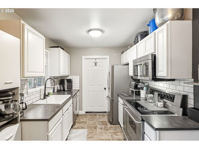 4825 Se BROOKSIDE Dr, Milwaukie, OR 97222