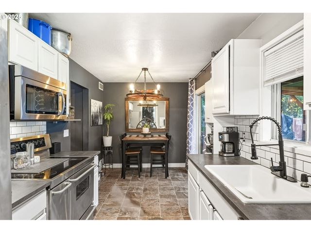 4825 Se BROOKSIDE Dr, Milwaukie, OR 97222