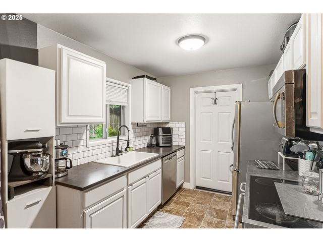 4825 Se BROOKSIDE Dr, Milwaukie, OR 97222