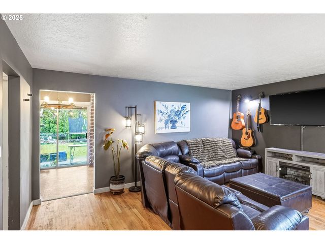 4825 Se BROOKSIDE Dr, Milwaukie, OR 97222