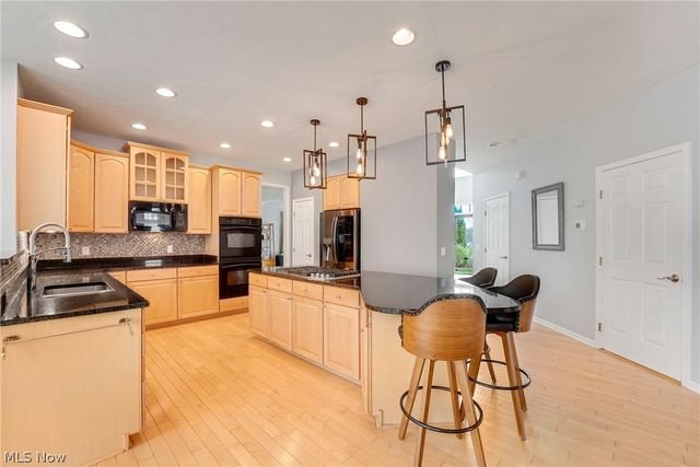 9308 Ashcroft Lane, Twinsburg, OH 44087