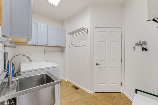 9308 Ashcroft Lane, Twinsburg, OH 44087