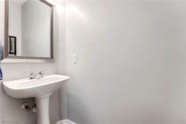 9308 Ashcroft Lane, Twinsburg, OH 44087