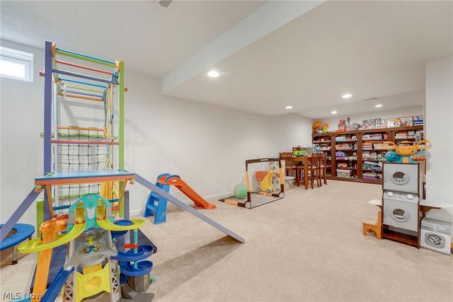 9308 Ashcroft Lane, Twinsburg, OH 44087