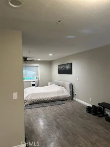 200 Pacific Coast Hwy 110, Huntington Beach, CA 92648