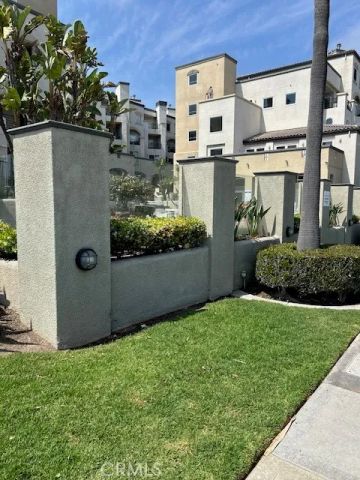 200 Pacific Coast Hwy 110, Huntington Beach, CA 92648
