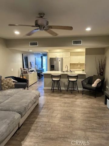 200 Pacific Coast Hwy 110, Huntington Beach, CA 92648