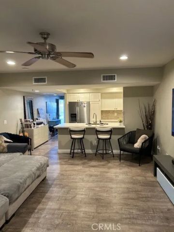 200 Pacific Coast Hwy 110, Huntington Beach, CA 92648