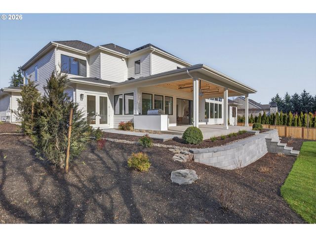 1050 ATWATER Rd, Lake Oswego, OR 97034