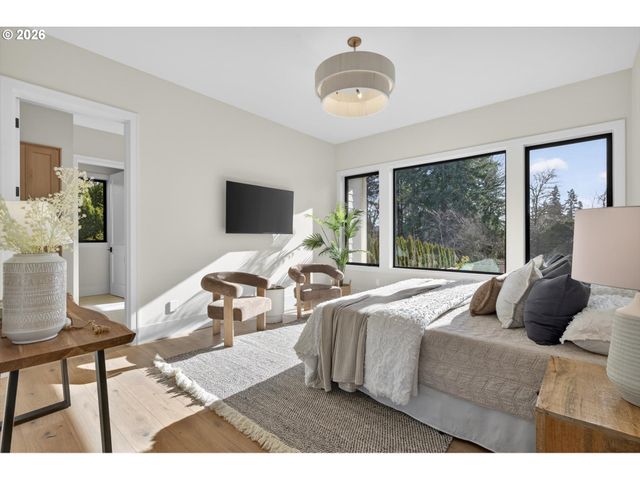 1050 ATWATER Rd, Lake Oswego, OR 97034