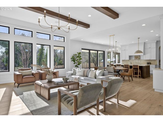 1050 ATWATER Rd, Lake Oswego, OR 97034