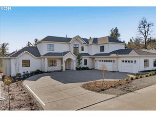 1050 ATWATER Rd, Lake Oswego, OR 97034
