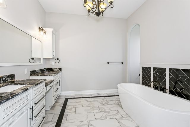 4705 N Elk Creek Dr., Bel Aire, KS 67226