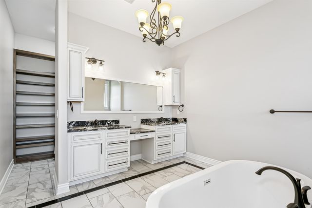 4705 N Elk Creek Dr., Bel Aire, KS 67226