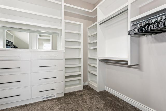 4705 N Elk Creek Dr., Bel Aire, KS 67226