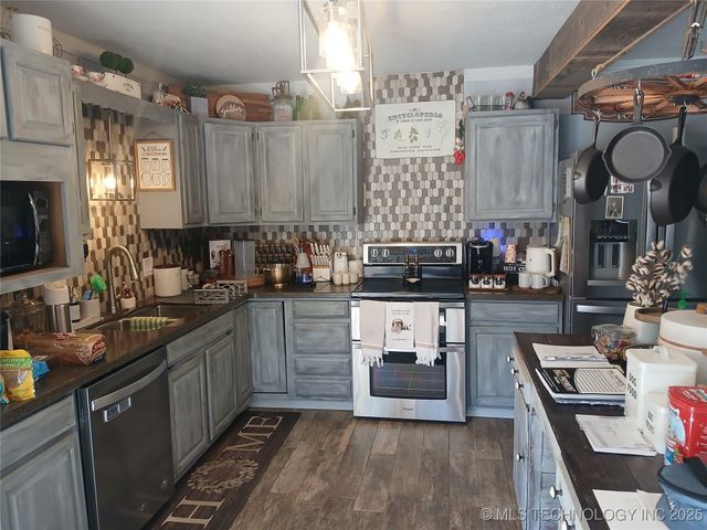 417558 Bridgeport Road, Eufaula, OK 74432