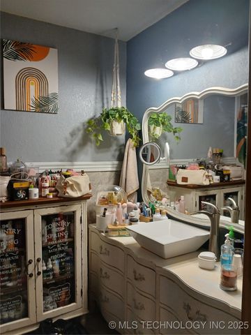 417558 Bridgeport Road, Eufaula, OK 74432