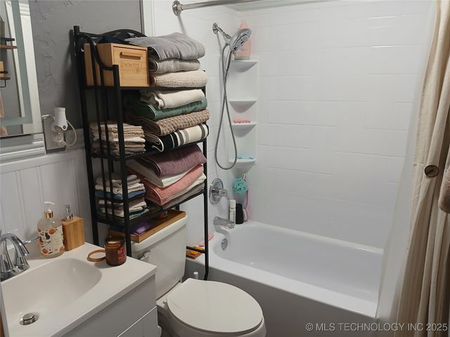 417558 Bridgeport Road, Eufaula, OK 74432