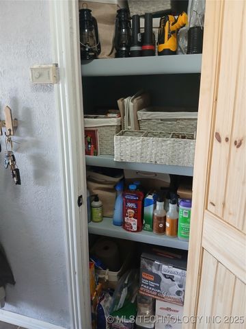 417558 Bridgeport Road, Eufaula, OK 74432