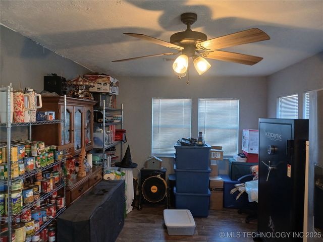 417558 Bridgeport Road, Eufaula, OK 74432