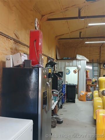 417558 Bridgeport Road, Eufaula, OK 74432