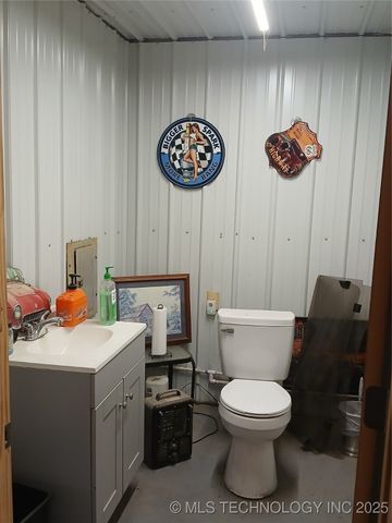 417558 Bridgeport Road, Eufaula, OK 74432