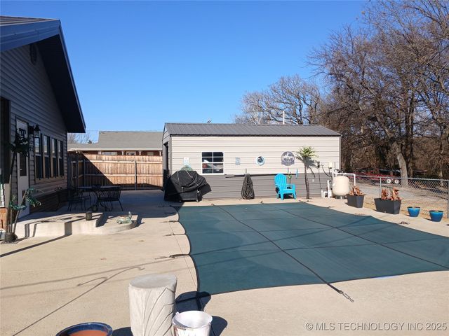 417558 Bridgeport Road, Eufaula, OK 74432