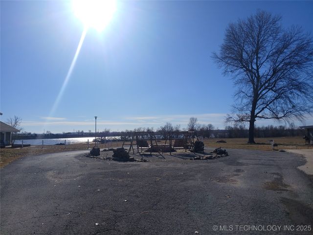 417558 Bridgeport Road, Eufaula, OK 74432
