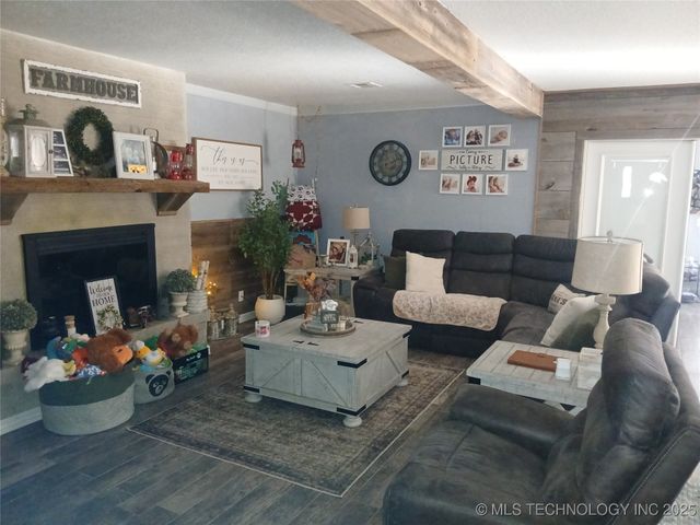 417558 Bridgeport Road, Eufaula, OK 74432