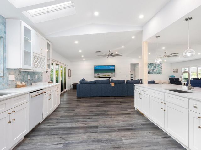 501 NORTON STREET, Longboat Key, FL 34228