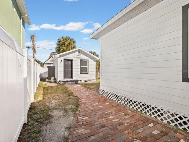 2107 W CHERRY STREET, Tampa, FL 33607