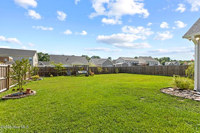 37 W Weatherbee Way, Hampstead, NC 28443