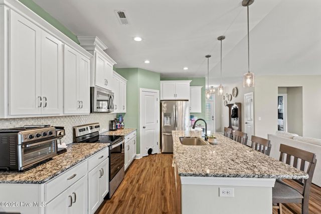37 W Weatherbee Way, Hampstead, NC 28443