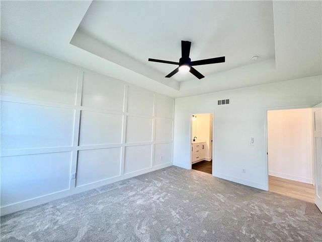 2185 Heritage Court, Liberty, MO 64068