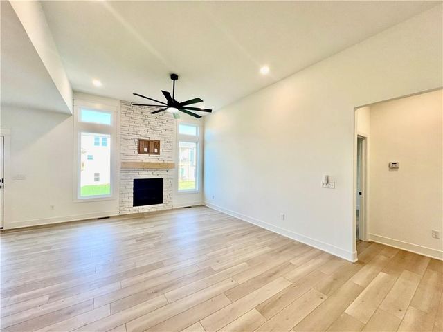 2185 Heritage Court, Liberty, MO 64068