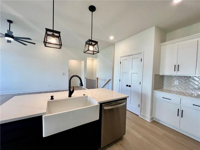 2185 Heritage Court, Liberty, MO 64068