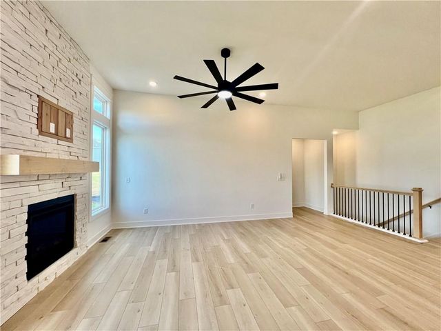 2185 Heritage Court, Liberty, MO 64068