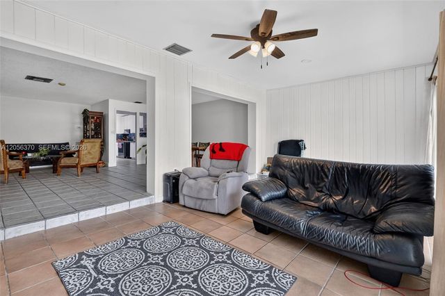 18808 W Lake Drive, Hialeah, FL 33015