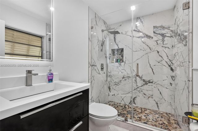 18808 W Lake Drive, Hialeah, FL 33015