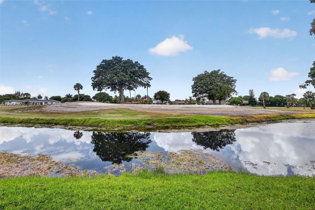 18808 W Lake Drive, Hialeah, FL 33015