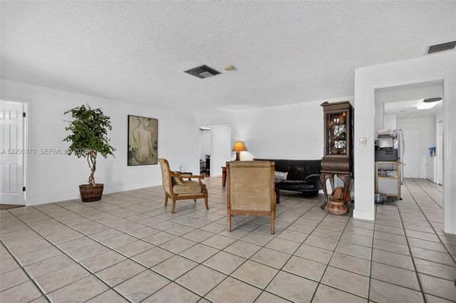 18808 W Lake Drive, Hialeah, FL 33015