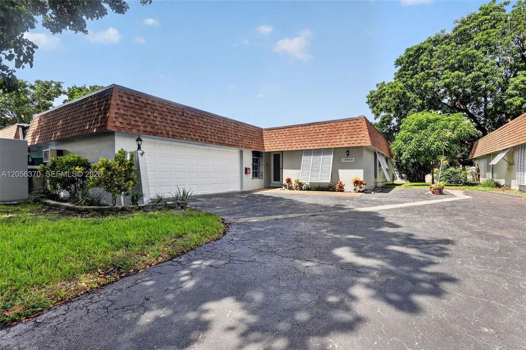 18808 W Lake Drive, Hialeah, FL 33015